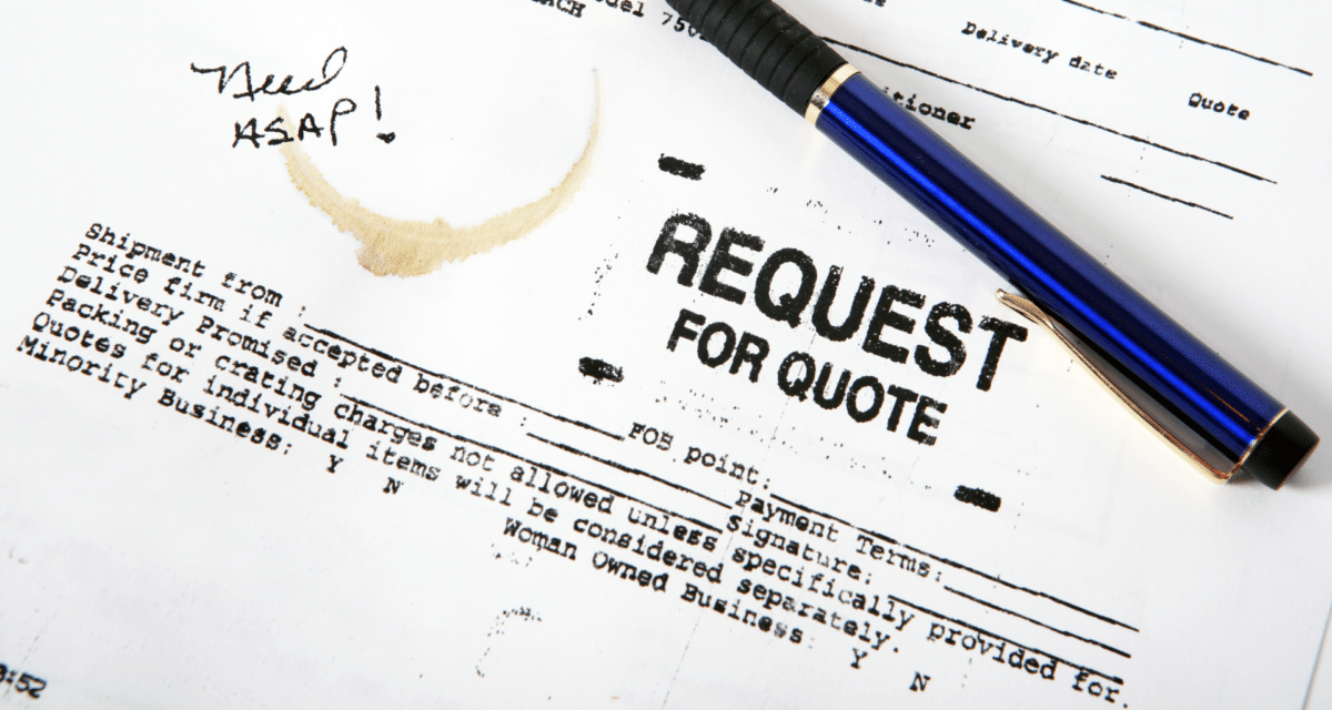 een foto van een offerte op tafel