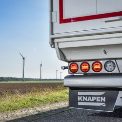 shot van achterkant knapen trailers vrachtwagen